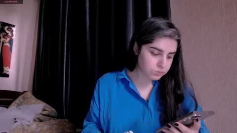 Snapshot of roselina_ chatting on February 19, 8:12 am Rose online show from February 19, 8:12 am