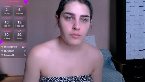 Snapshot of roselina_ chatting on October 15, 10:29 am Rose online show from October 15, 10:29 am