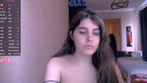 Snapshot of roselina_ chatting on January 27, 9:23 am Rose online show from January 27, 9:23 am