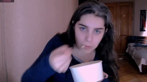 Snapshot of roselina_ chatting on February 8, 7:15 am Rose online show from February 8, 7:15 am