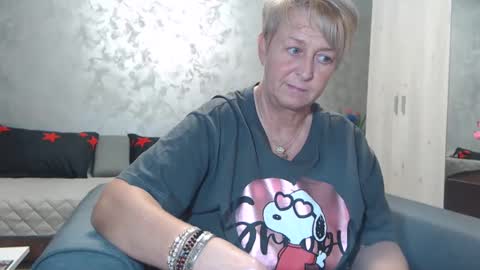 Lovepinklilly online show from March 8, 5:41 pm