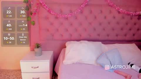 Snapshot of rosett_kio chatting on September 12, 4:57 am online show from September 12, 4:57 am