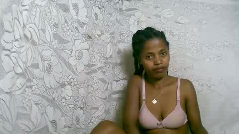 rosia online show from November 18, 2:45 am