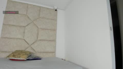 Snapshot of rosse_evans_3 chatting on September 11, 12:44 am rosse_evans_3 online show from September 11, 12:44 am