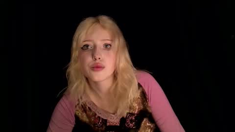 rosy_petal online show from October 10, 8:30 am