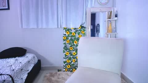 Snapshot of rous_25 chatting on December 17, 12:33 pm rous_25 online show from December 17, 12:33 pm