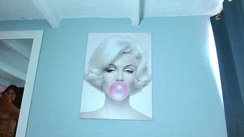 Snapshot of rousebonnett chatting on December 6, 6:39 pm ROUSE  online show from December 6, 6:39 pm