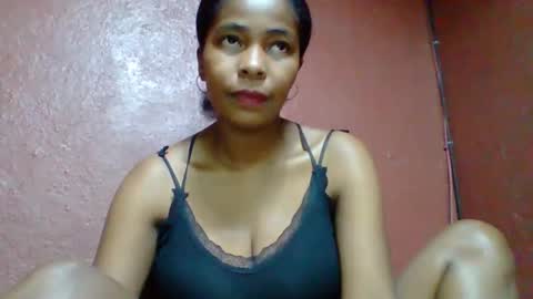 rovaelyah online show from October 26, 5:25 am