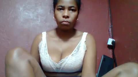 rovaelyah online show from February 3, 2:53 am