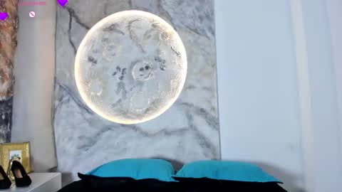 roxanaborns online show from November 23, 2:30 pm