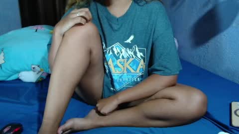 roxanne_98 online show from April 3, 2:20 am