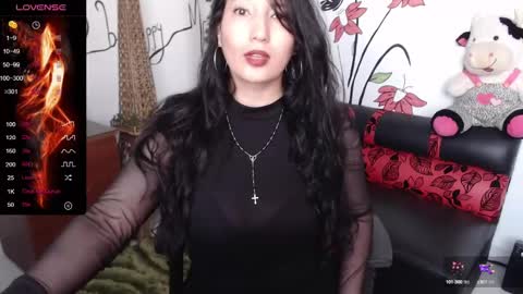 Roxanne Summers online show from December 3, 2:49 pm