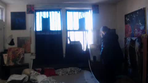 Snapshot of roxanneroulette chatting on February 17, 7:23 pm Silver online show from February 17, 7:23 pm