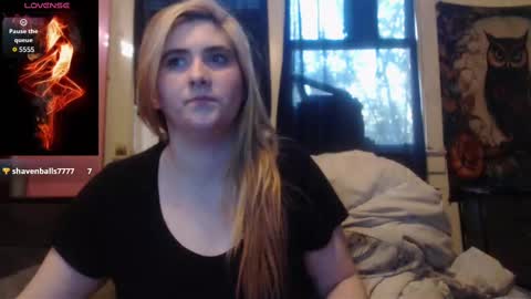 Snapshot of roxanneroulette chatting on September 26, 10:07 pm Silver online show from September 26, 10:07 pm