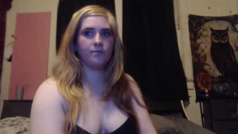 Snapshot of roxanneroulette chatting on September 12, 1:39 am Silver online show from September 12, 1:39 am