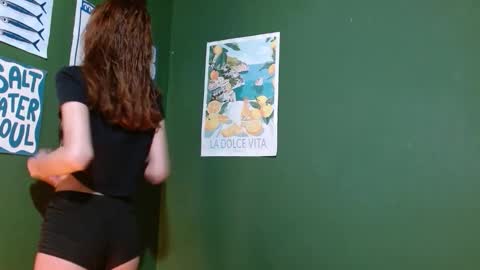 Roxie online show from November 10, 1:33 am