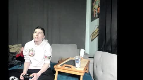 roxihazeleyes online show from March 1, 7:52 am