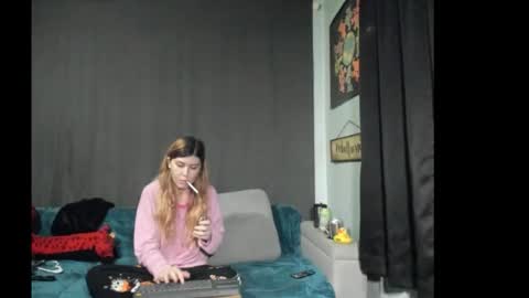 roxihazeleyes online show from November 24, 6:15 am