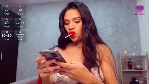 Snapshot of roxxi_2110 chatting on October 9, 2:15 am roxxi_2110 online show from October 9, 2:15 am