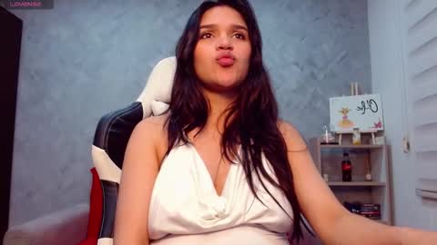 Snapshot of roxxi_2110 chatting on October 28, 2:17 am roxxi_2110 online show from October 28, 2:17 am