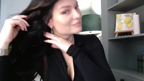 Snapshot of roxxiejet chatting on October 9, 7:23 am roxxiejet online show from October 9, 7:23 am