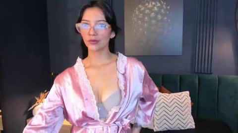 Roxy hell online show from March 6, 7:10 pm