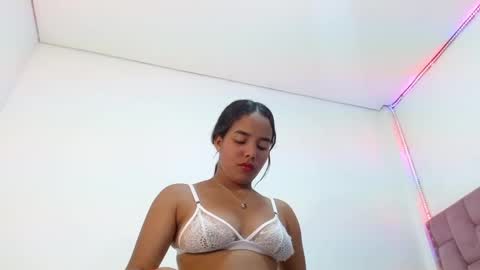 Snapshot of roxy_stone1 chatting on March 3, 7:46 pm roxy_stone1 online show from March 3, 7:46 pm