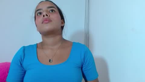 Snapshot of roxy_stone1 chatting on September 11, 10:21 pm roxy_stone1 online show from September 11, 10:21 pm