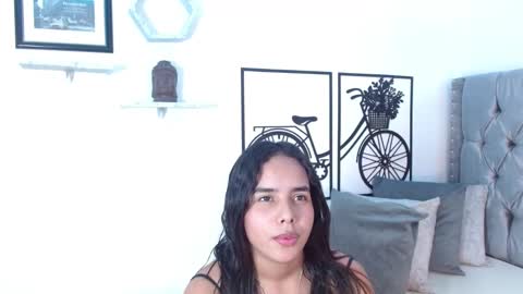Snapshot of roxy_stone1 chatting on January 31, 7:29 pm roxy_stone1 online show from January 31, 7:29 pm