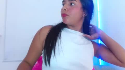 roxy_stone1 online show from October 30, 8:32 pm