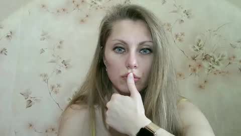 roxyfox18x01 online show from March 22, 2:56 pm