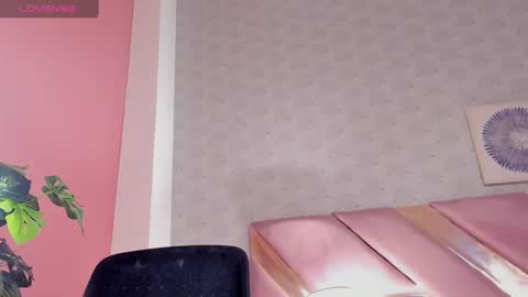 Snapshot of roxyreignn chatting on September 27, 10:39 pm RoxyReignn online show from September 27, 10:39 pm