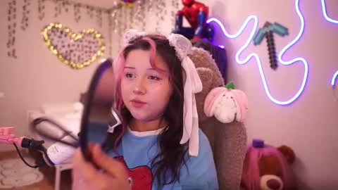 roxysuh online show from October 9, 7:23 am