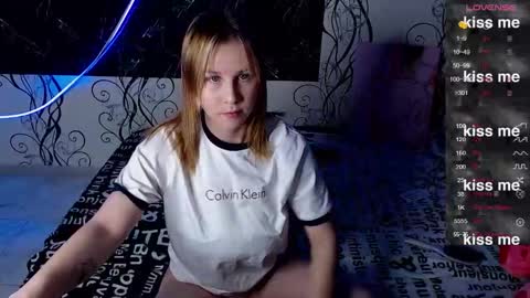 Snapshot of royangela chatting on October 11, 7:27 pm angela online show from October 11, 7:27 pm