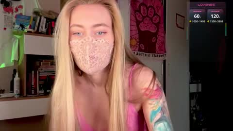 Mary online show from March 3, 11:11 pm