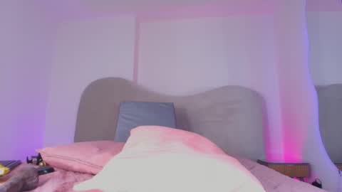 s_sofia_ online show from December 19, 12:08 pm