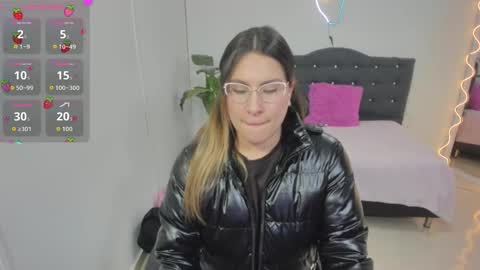 Snapshot of saaya_tay chatting on September 15, 3:04 am saaya_tay online show from September 15, 3:04 am