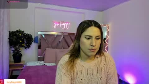 Snapshot of saaya_tay chatting on February 27, 11:41 am saaya_tay online show from February 27, 11:41 am