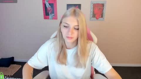 Snapshot of sabrina_moun chatting on September 26, 1:14 am sabrina_moun online show from September 26, 1:14 am