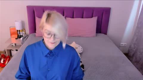 Sabrina MacMarren online show from November 20, 10:38 am