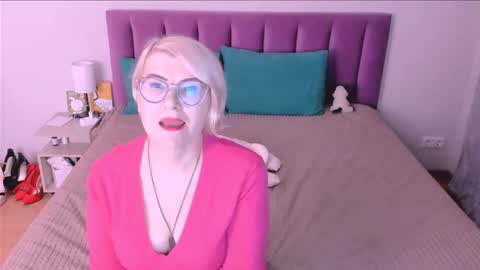 Sabrina MacMarren online show from November 1, 6:23 pm