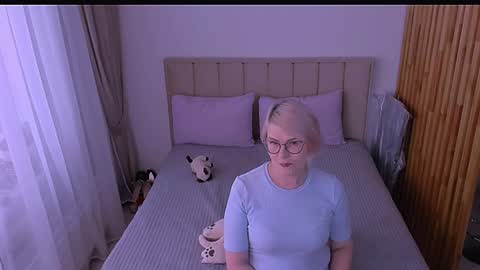 Sabrina MacMarren online show from March 29, 3:00 pm