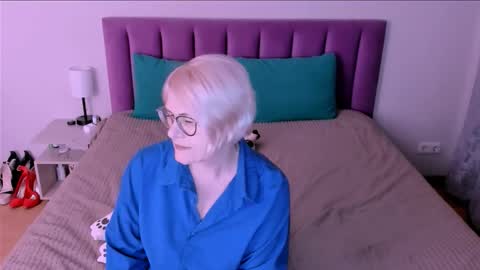 Sabrina MacMarren online show from September 16, 6:38 pm