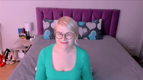 Sabrina MacMarren online show from January 18, 2:35 pm