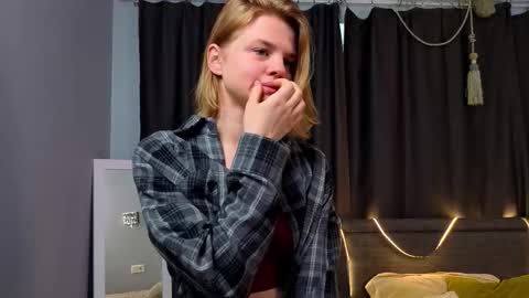 Lilli online show from October 27, 8:32 am