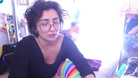 Snapshot of safaeri chatting on September 19, 3:11 pm Safa online show from September 19, 3:11 pm