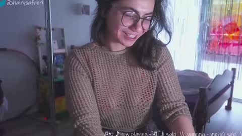 Snapshot of safaeri chatting on December 23, 4:17 pm Safa online show from December 23, 4:17 pm