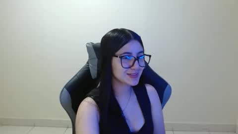 Sahaliefox  online show from January 13, 8:24 pm