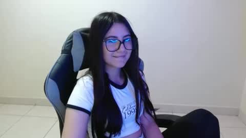 Sahaliefox  online show from October 22, 10:59 pm