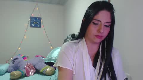Snapshot of sahotlove1 chatting on December 13, 2:43 am Karina online show from December 13, 2:43 am